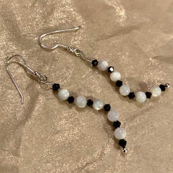 Black Swarovski & Mother of Pearl Crystal earrings 925 - Picture 3 of 7